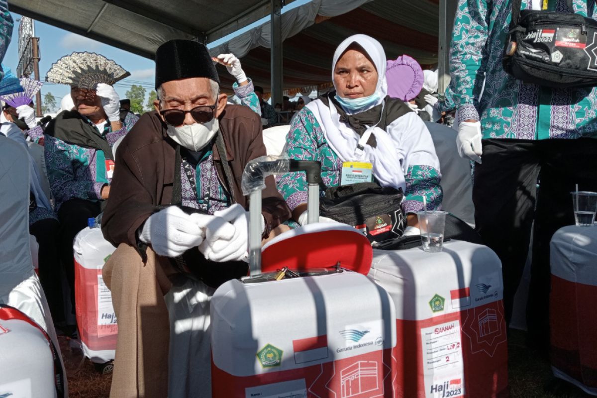 Bupati mengingatkan JCH Lombok Tengah patuhi aturan di Mekkah