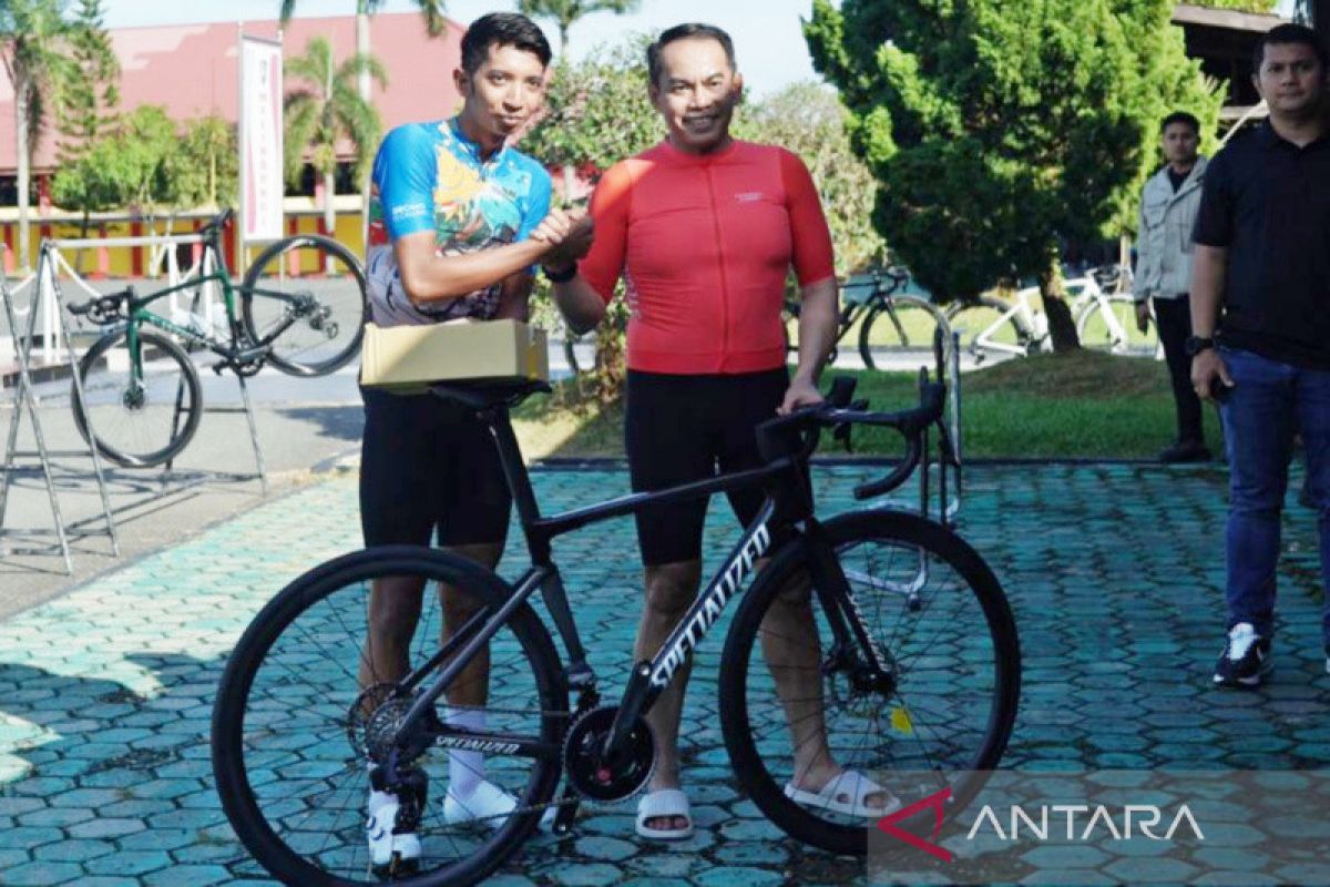 Kapolda Kalsel apresiasi prestasi Rivaldi juarai balap sepeda tingkat dunia