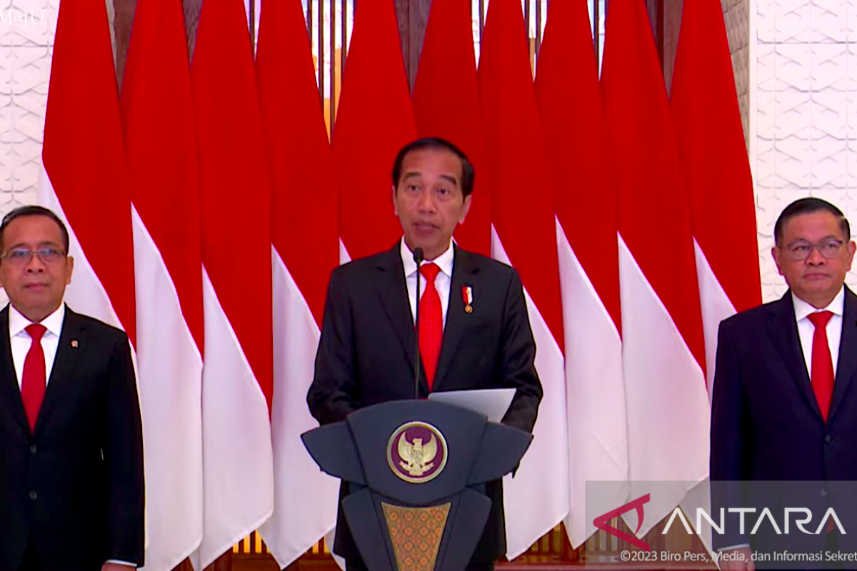 Jokowi: Putusan MK soal pimpinan KPK masih ditelaah Menkopolhukam