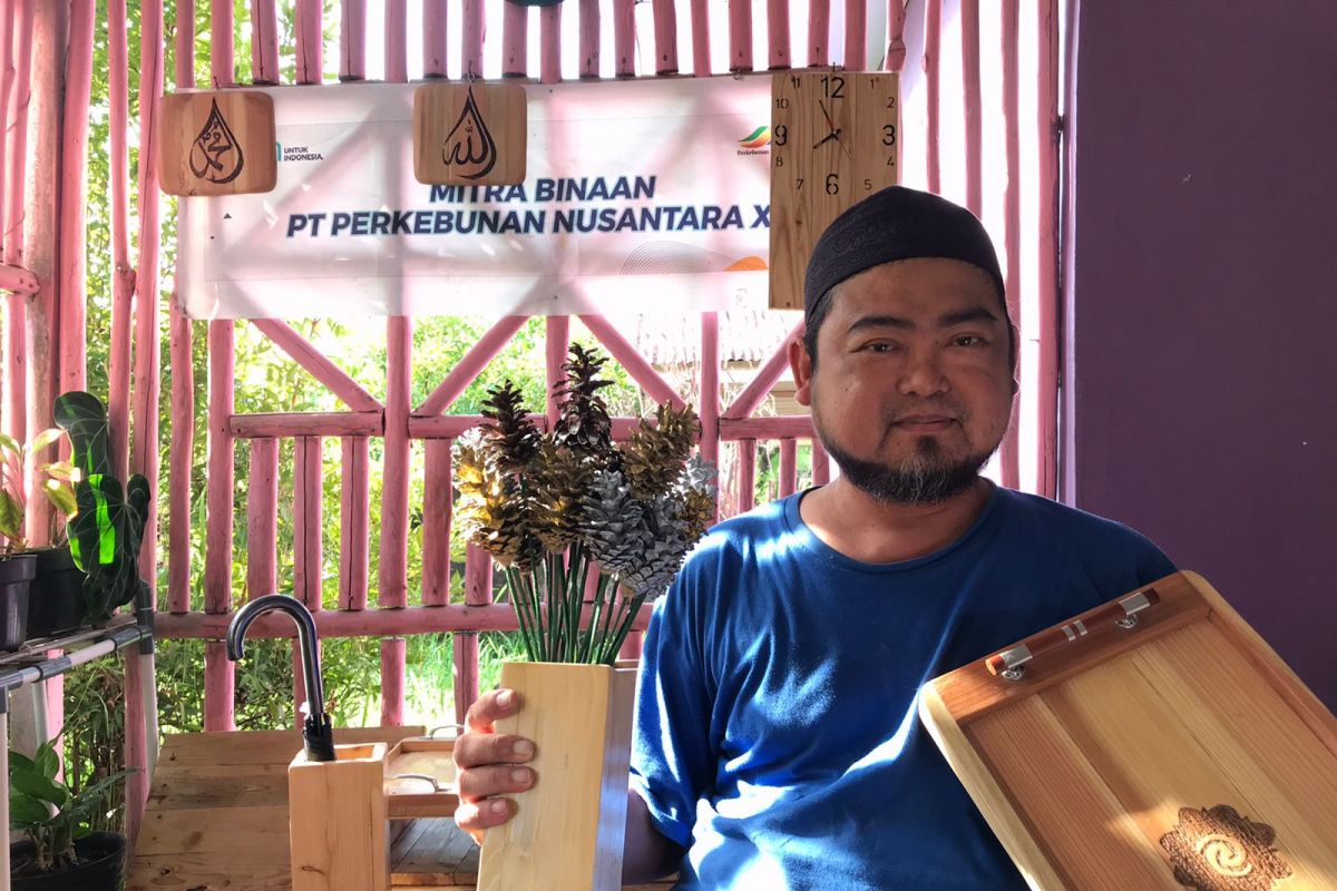 UMKM Borneo Junior manfaatkan limbah kayu jadi sumber pemasukan