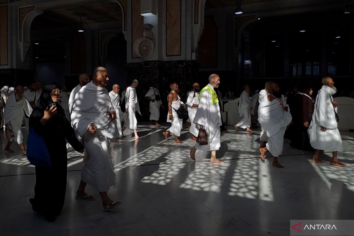 Calon haji yang sakit tetap diberangkatkan ke Mekkah
