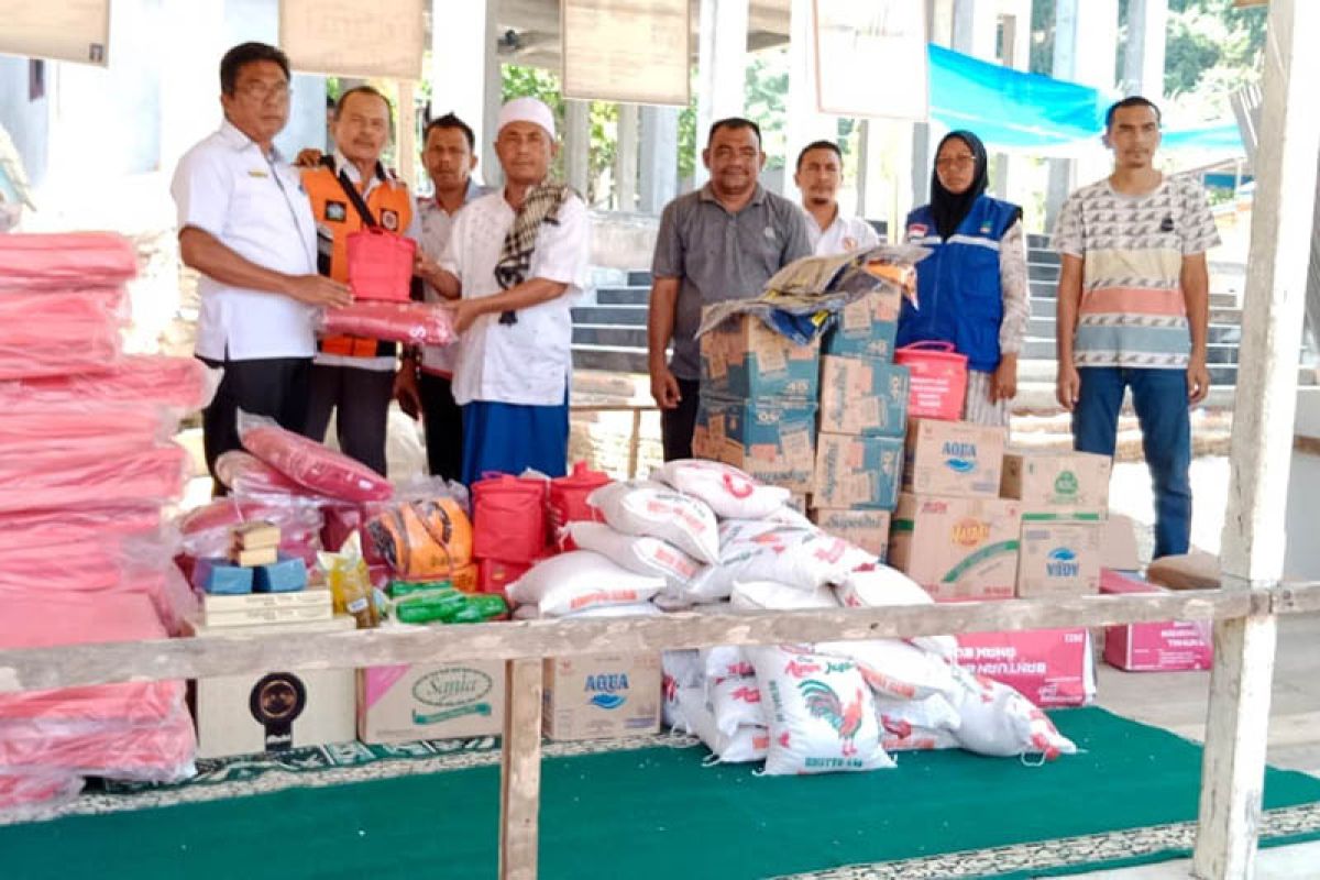 Pemkab Aceh Selatan salurkan bantuan masa panik korban kebakaran