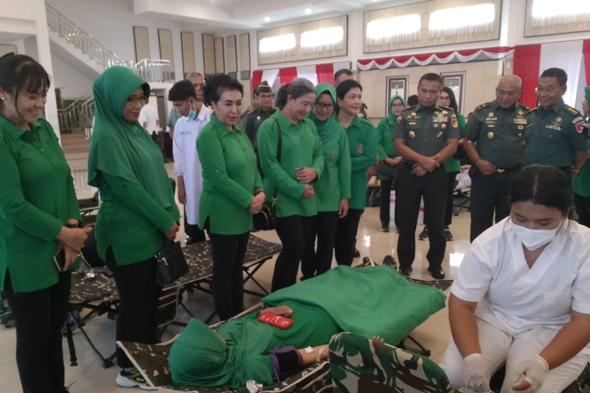 Kodam XIII/Merdeka gelar donor darah sambut HUT ke-65