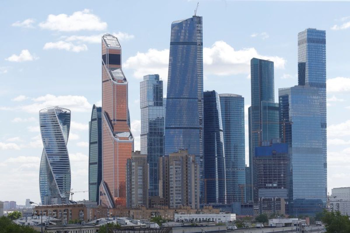 Defisit Rusia menyempit jadi 42 miliar dolar setelah catat surplus Mei