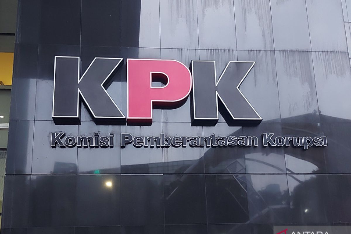 KPK geledah kantor PDAM Tirtawening Kota Bandung