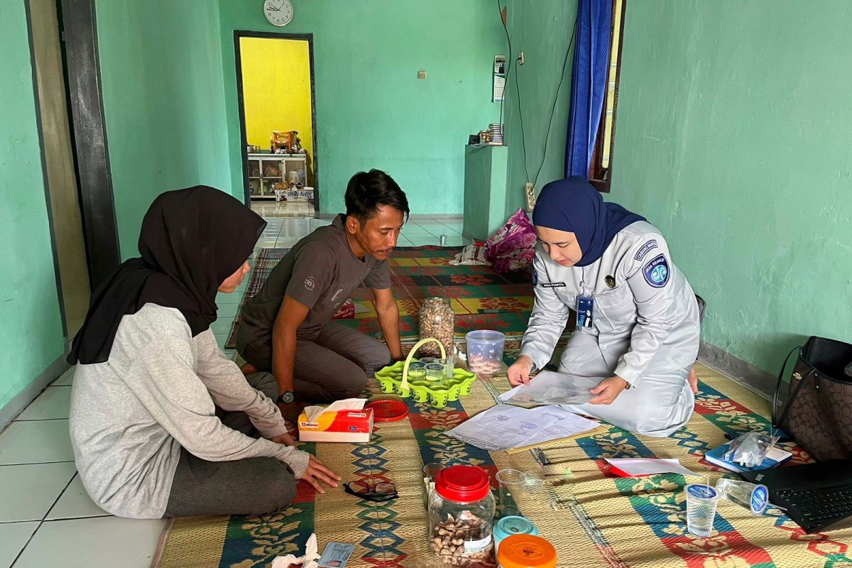 Petugas Jasa Raharja Kunjungi Rumah Ahli Waris korban Kecelakaan Lalu Lintas di Walantaka Serang