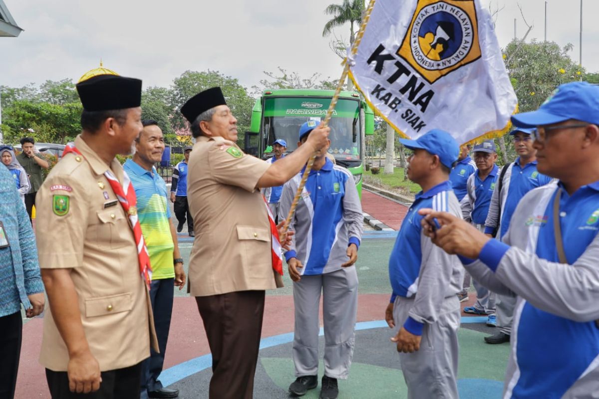 Bupati Siak lepas kontingen PENAS XVI KTNA ke Padang