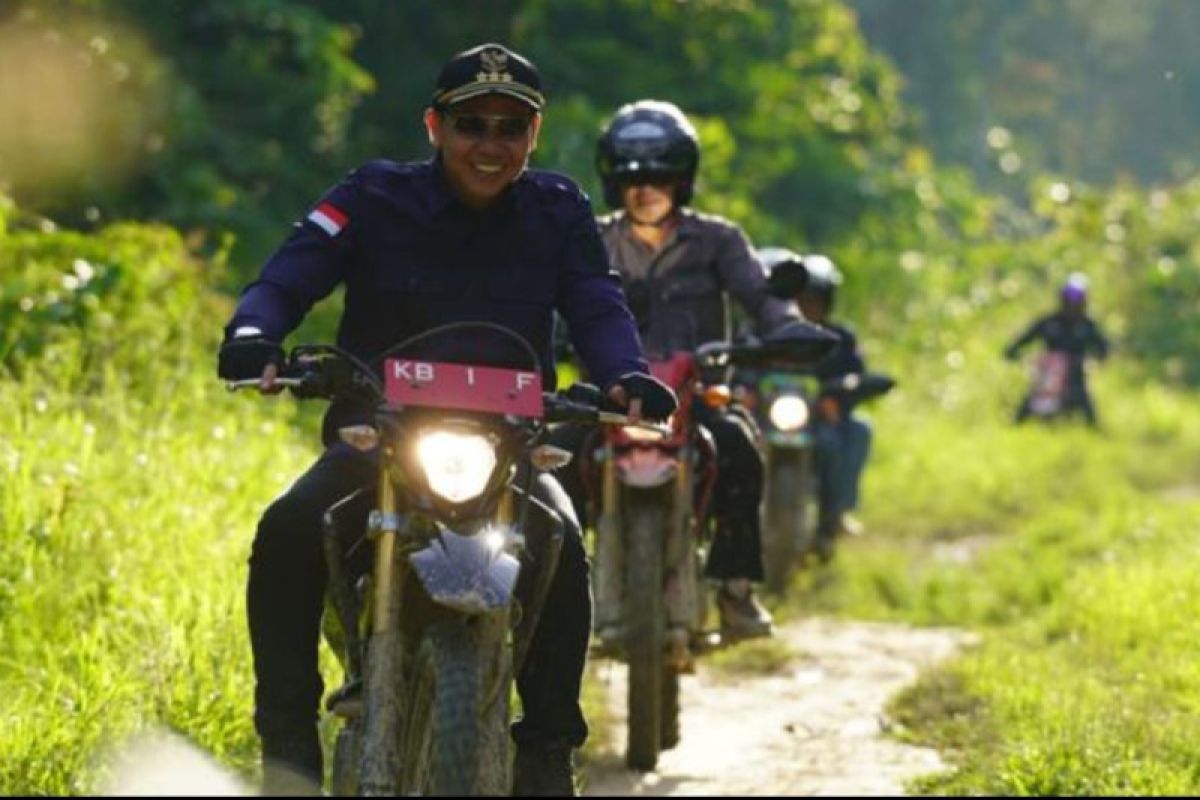 Akses jalan pesisir Embaloh Hilir Kapuas Hulu dibangun melalui Instruksi Presiden