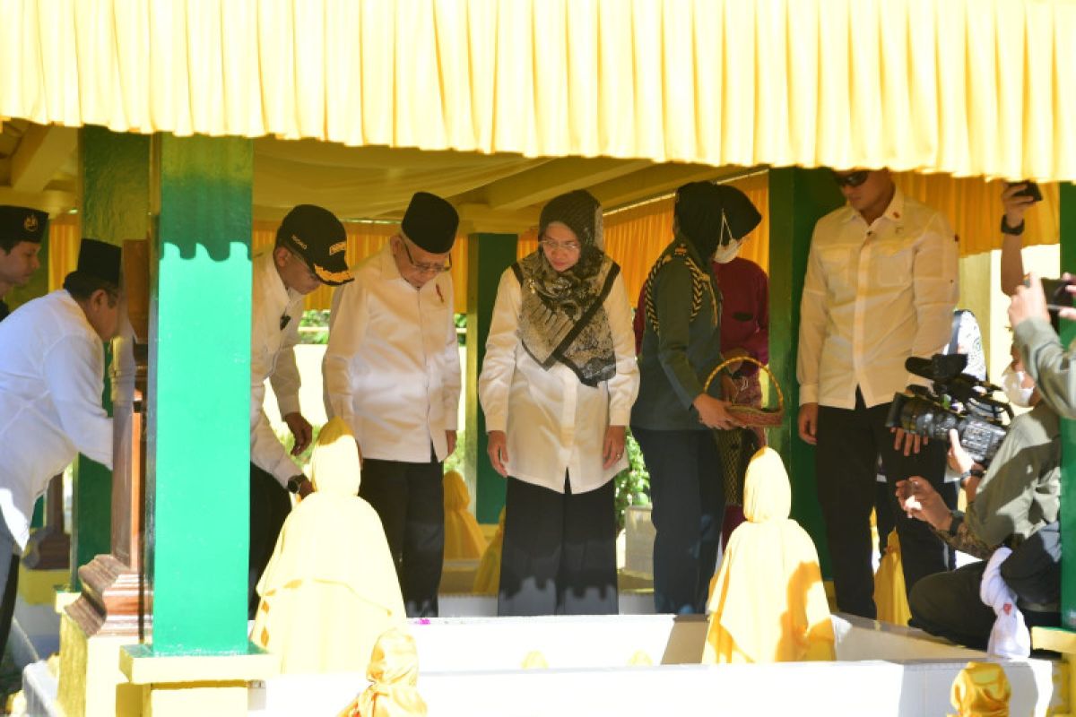 Kunjungi Pulau Penyengat Kepri, Wapres ziarah ke makam Raja Ali Haji