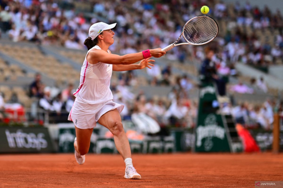 Cincinnati Open: Petenis Swiatek bekuk Vondrousova dan bertemu Gauff di semifinal