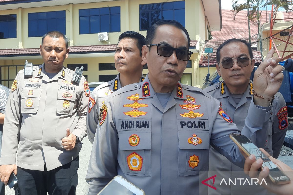 Polisi temukan narkoba di lokasi terduga arena judi sabung ayam di Gambut