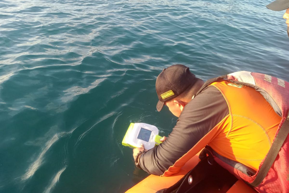 Tim SAR mencari pemancing yang hilang di Bima