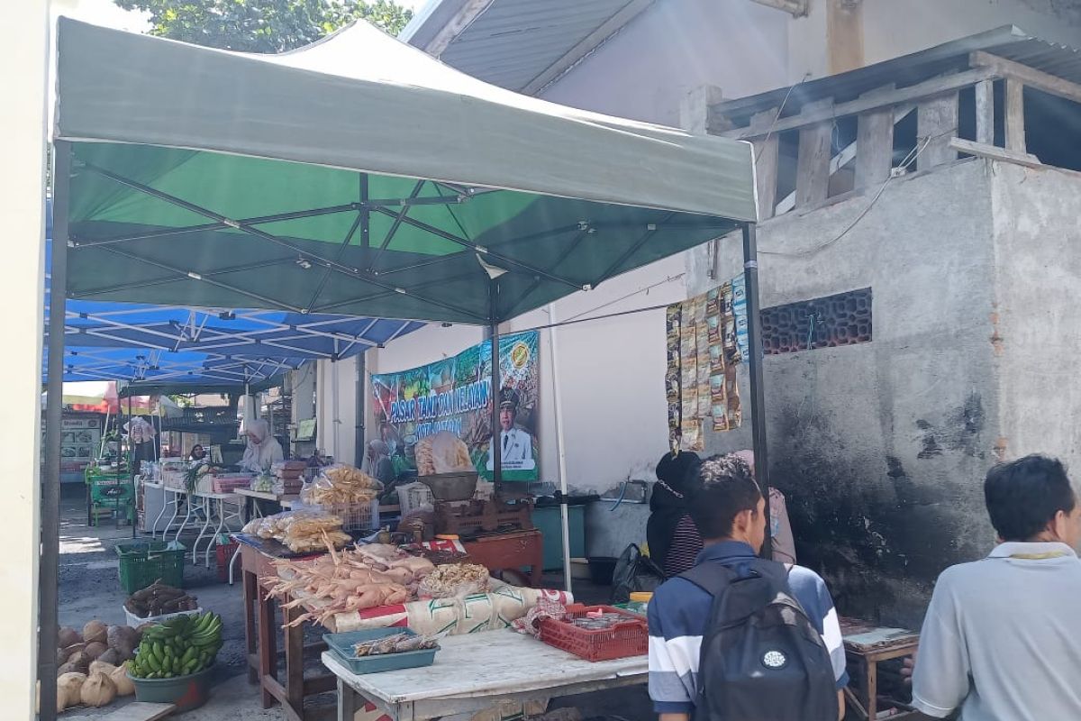 Pasar di Mataram realisasi retribusi Rp2,9 miliar