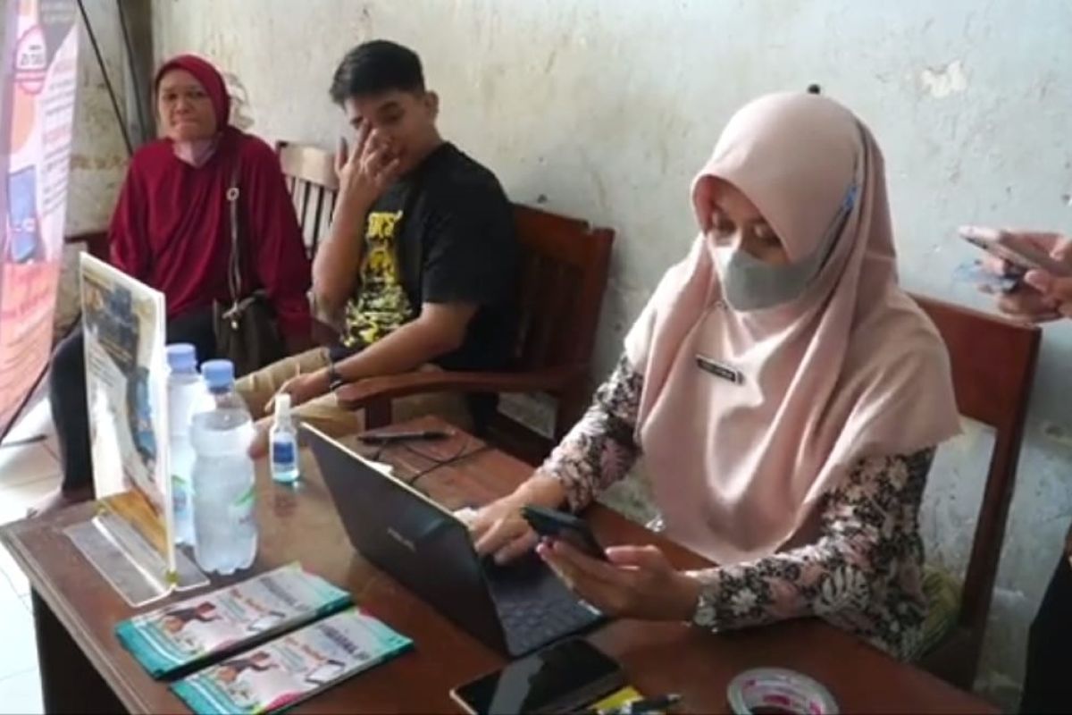 Dispendukcapil Kota Madiun buka layanan aktivasi IKD di Pasar Besar