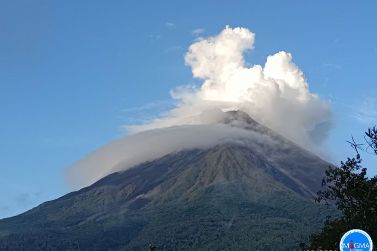 Pos PGA: Aktivitas vulkanik Gunung Karangetang relatif menurun