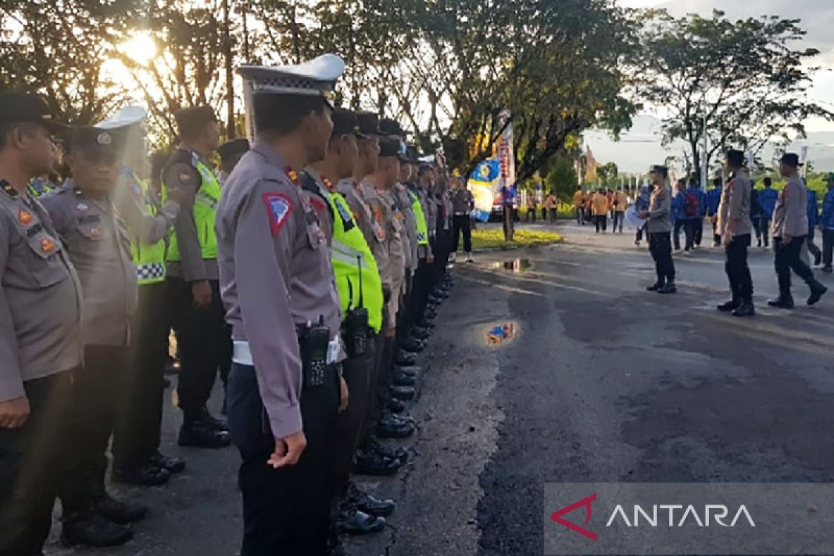 Ratusan polisi kawal pembukaan Penas Tani XVI di Padang