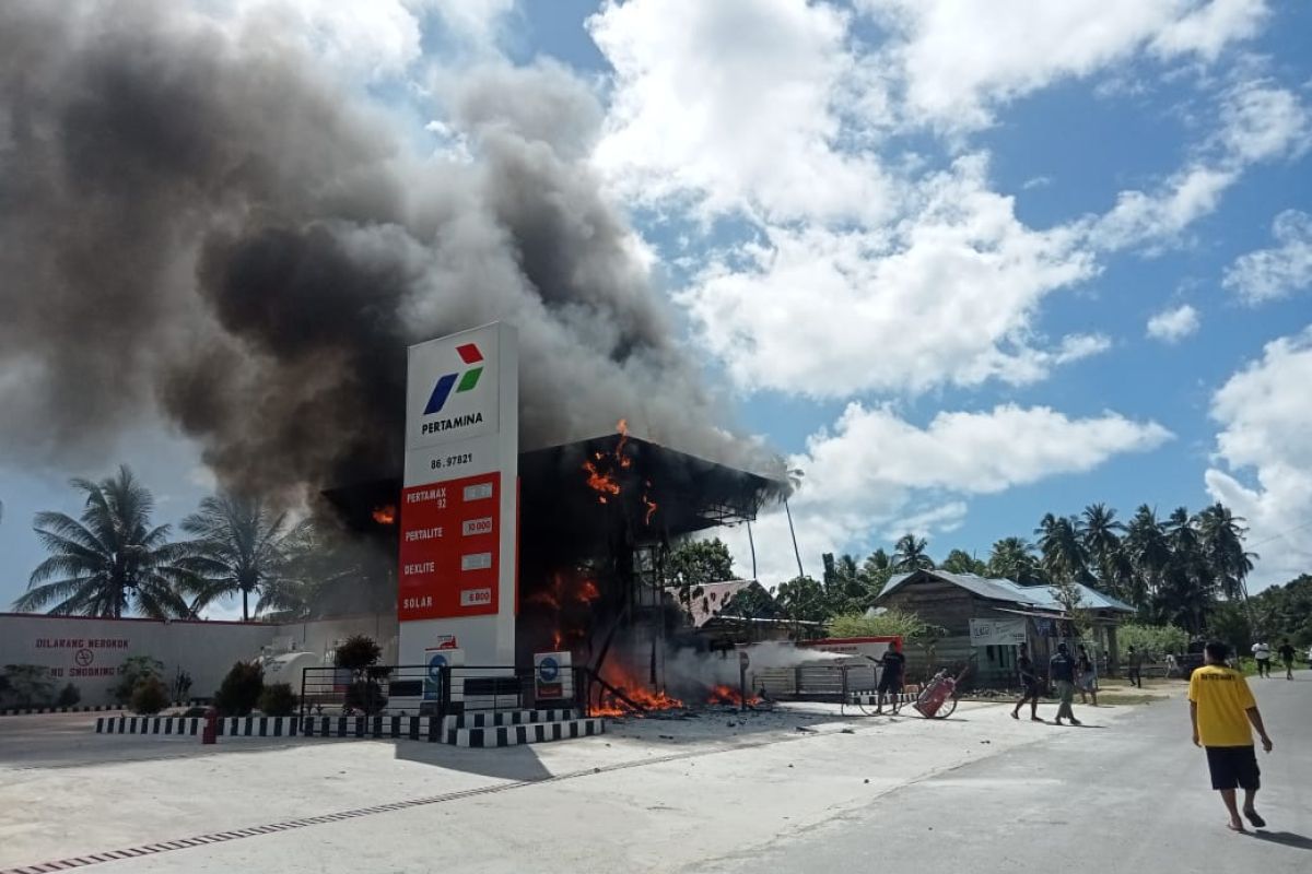 SPBU di Patani Kabupaten Halmahera Tengah  terbakar