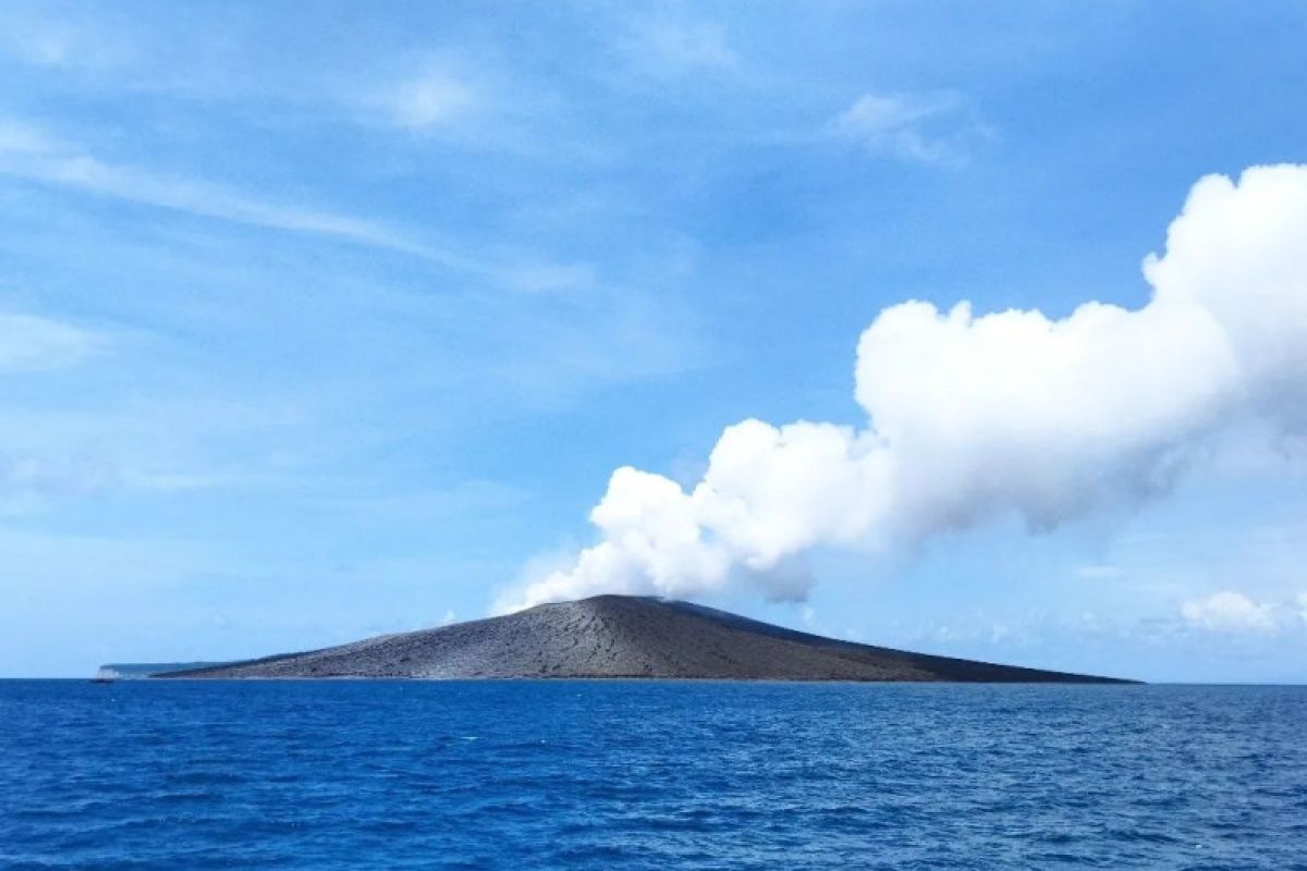 Selama Juni 2023 Gunung Anak Krakatau telah erupsi enam kali