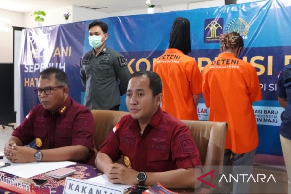 Imigrasi Bali deportasi WNA Singapura dan Rusia berdalih investor