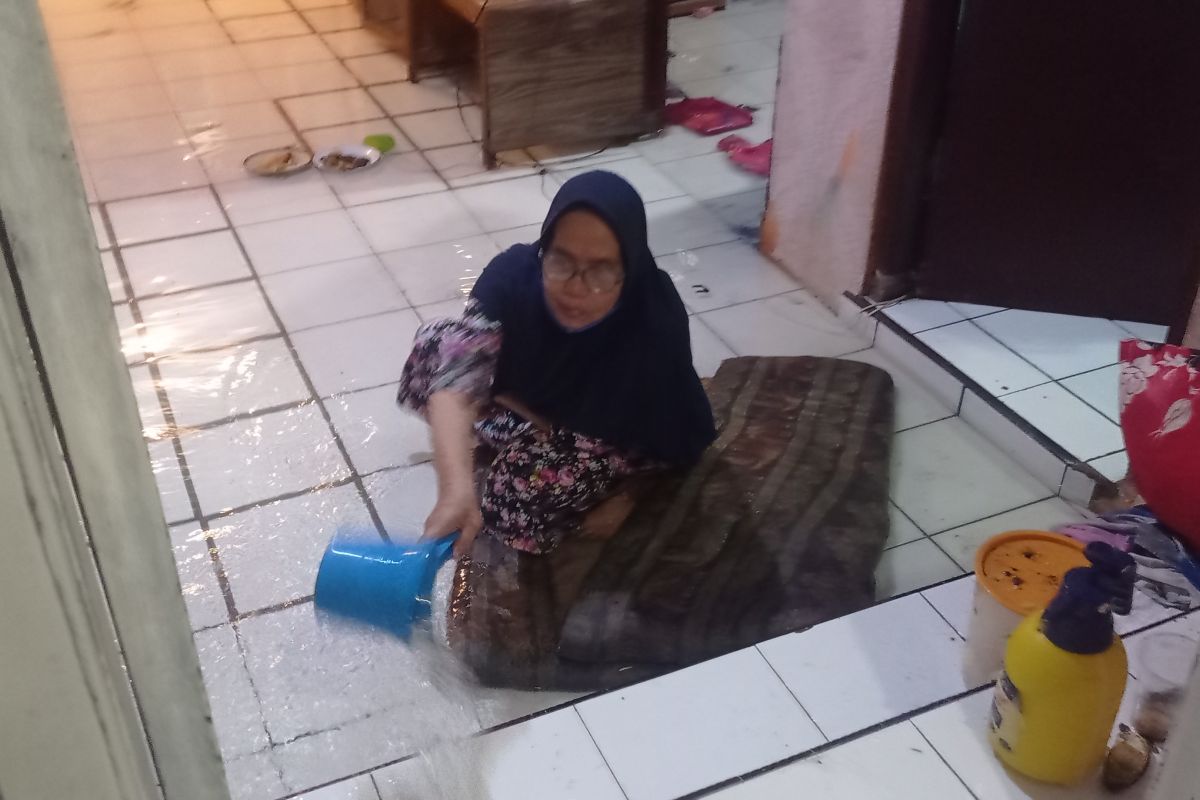 Ratusan rumah di Rangkasbitung terendam banjir akibat hujan lebat