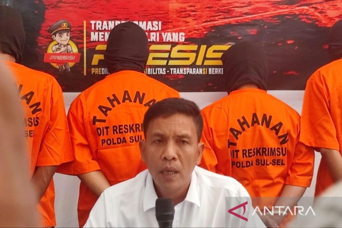 Empat peretas kartu debit nasabah diburu polisi