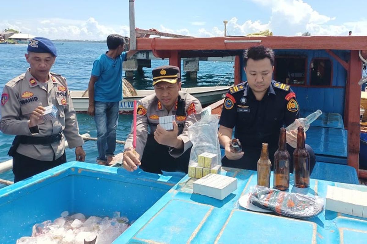 Tim gabungan tangkap kapal pengebom ikan di perairan Pulau Simeulue Aceh