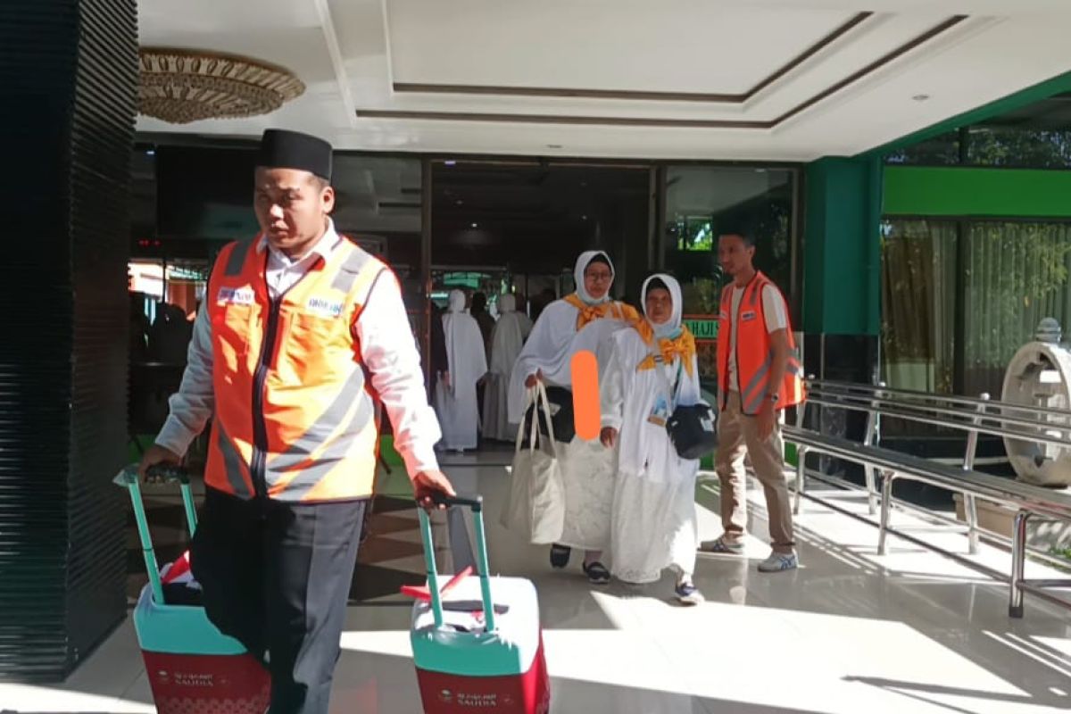Kemenag Bali berangkatkan 698 JCH ke Mekkah dari Embarkasi Surabaya