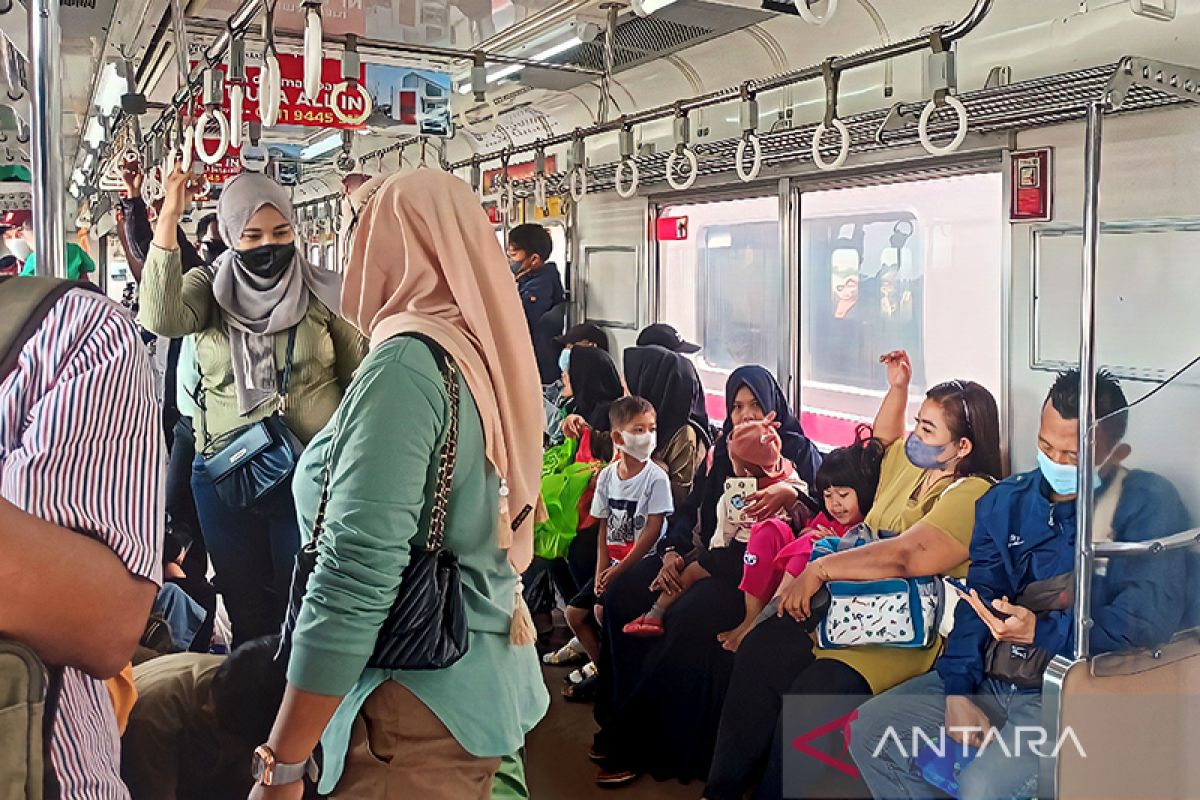 Kenaikan tarif transportasi warga luar Jakarta ditolak legislator