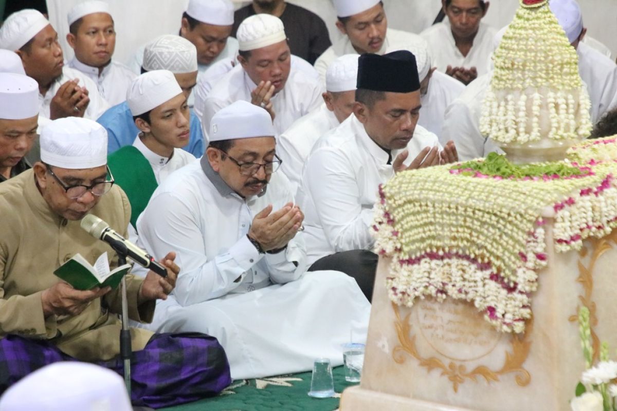 Wabup Banjar hadiri haul ke-12 Abah Anang Dzajouly