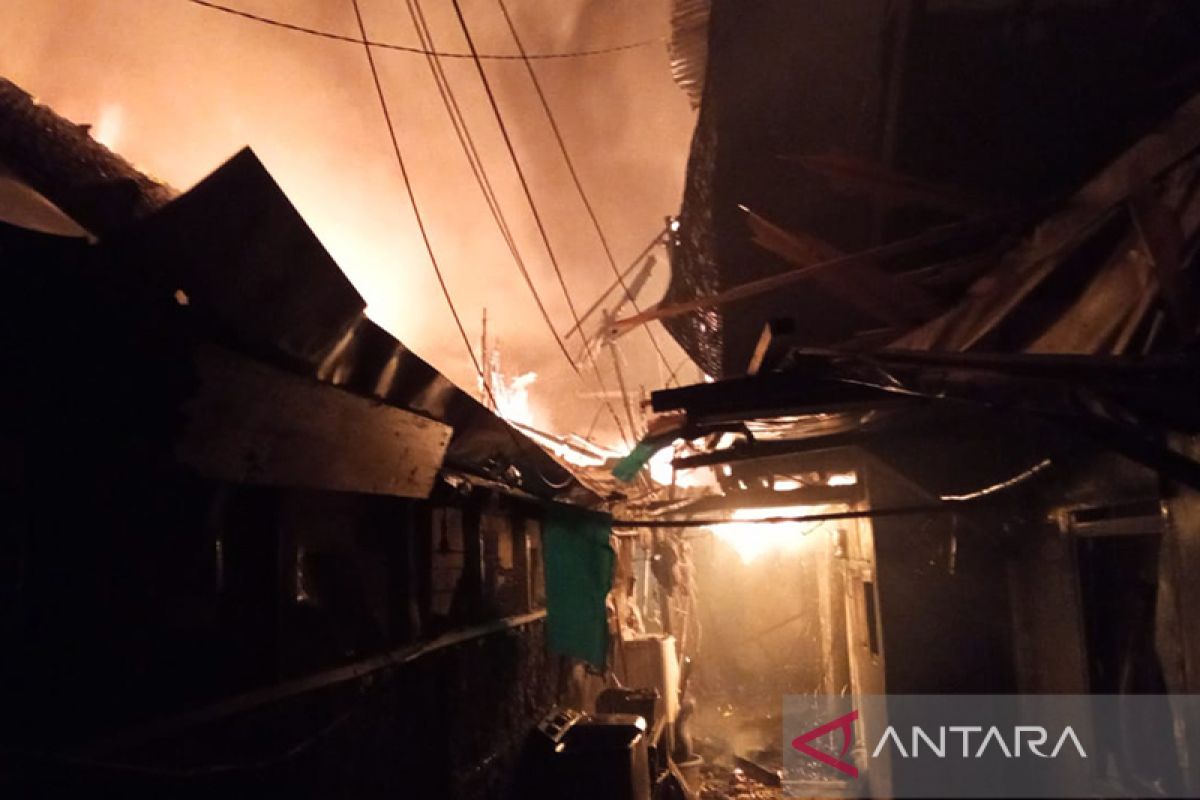 Pemilik rumah mengaku tertidur saat kebakaran di Jakarta