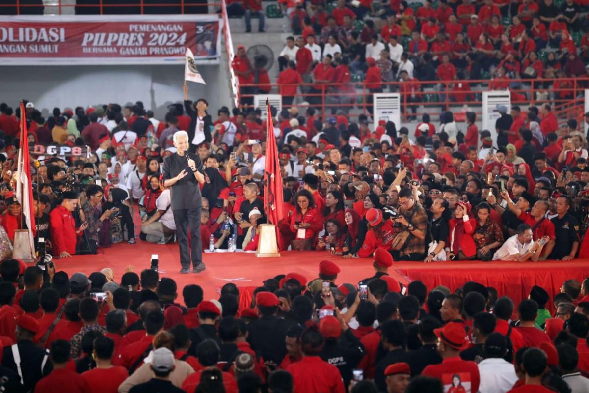 Ganjar Pranowo: Pak Jokowi beri ilmu pemerintahan, Ibu Mega ilmu politik
