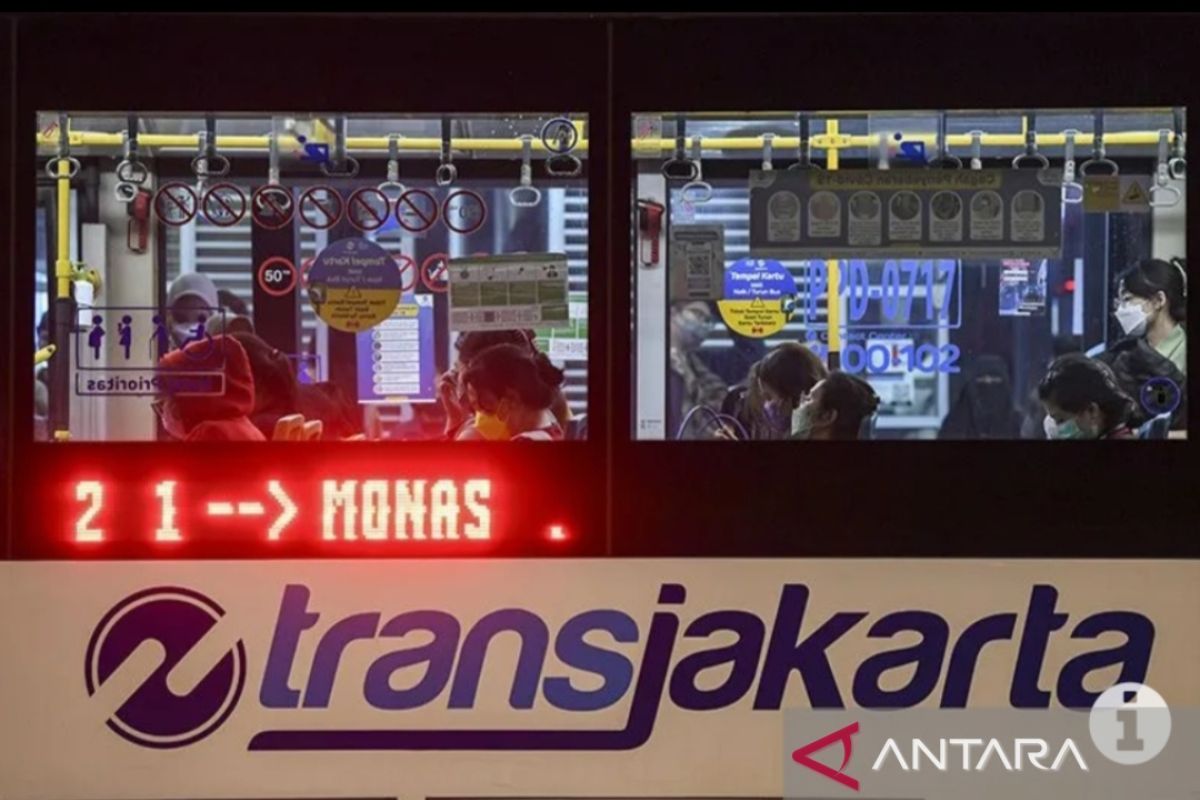 Masks optional on TransJakarta fleets as COVID-19 improves