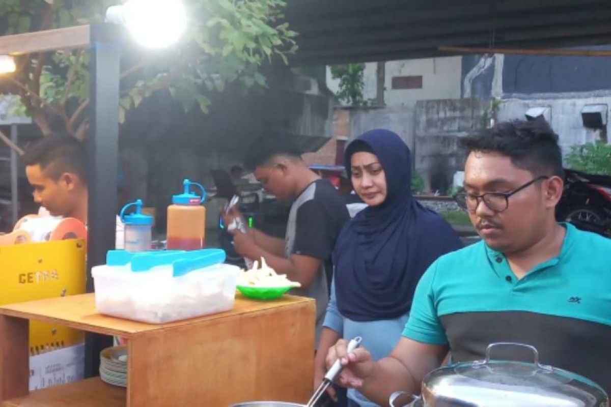 Lailatul Badri inisiator Angkringan Kolong Ampera berdayakan UMKM dan milenial