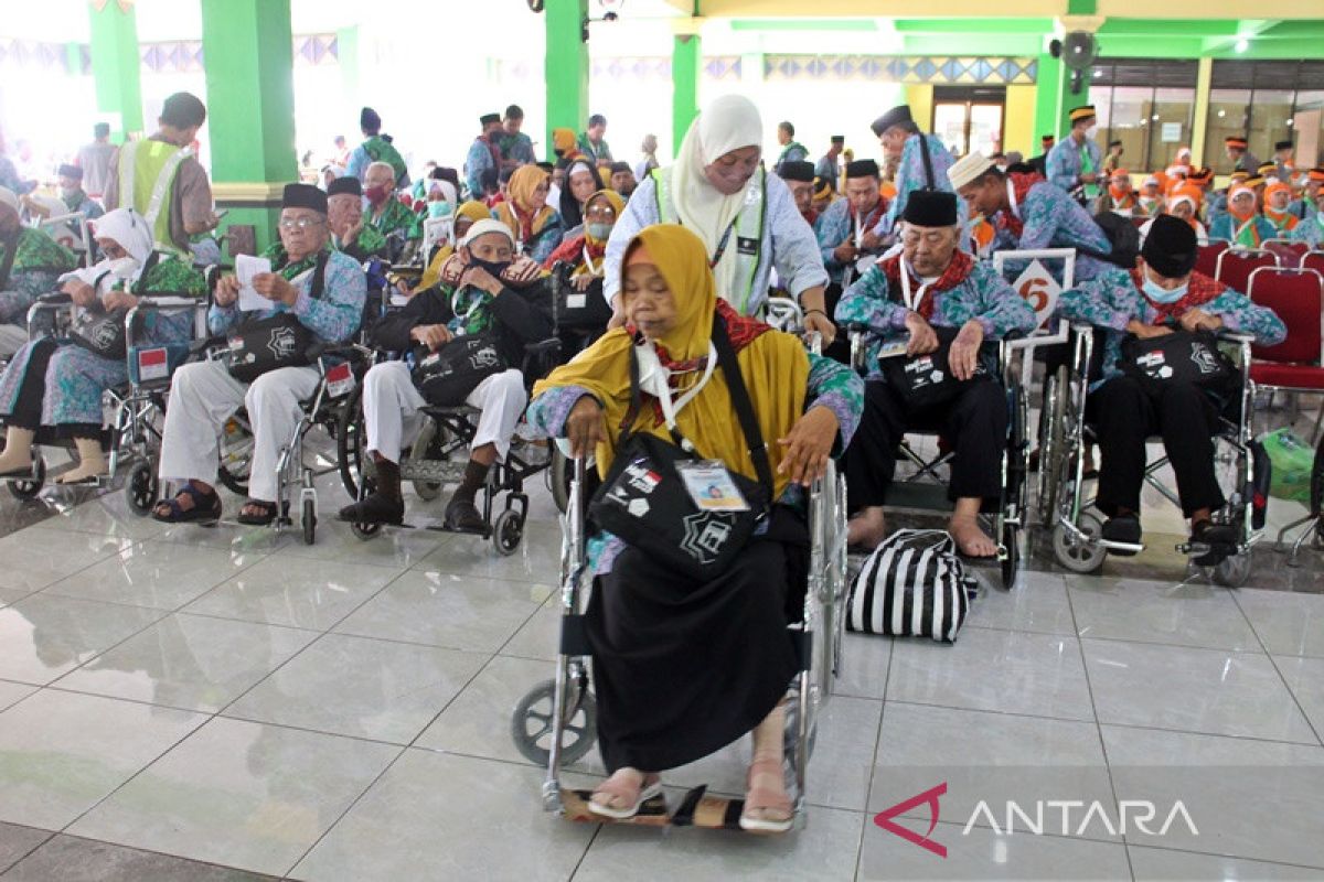 Calon haji asal Klaten meninggal dalam pesawat ke Tanah Suci