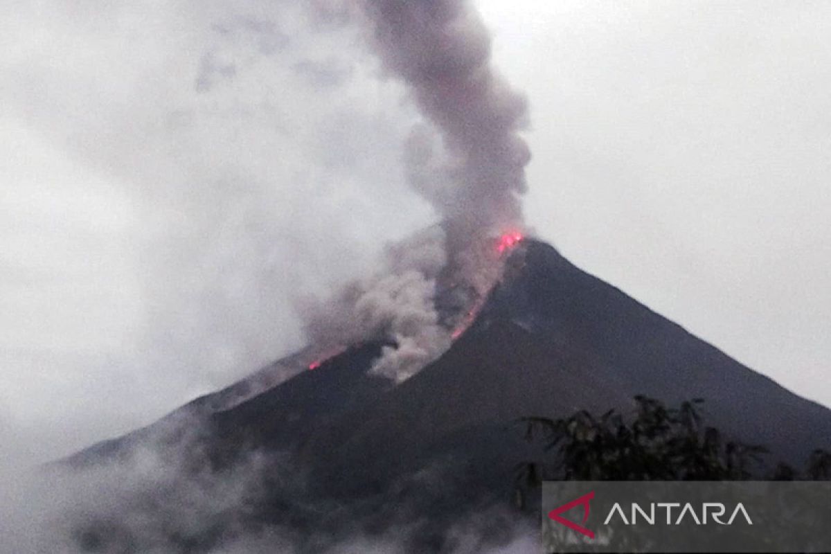 Pos PGA: Masih terjadi guguran lava Gunung Karangetang