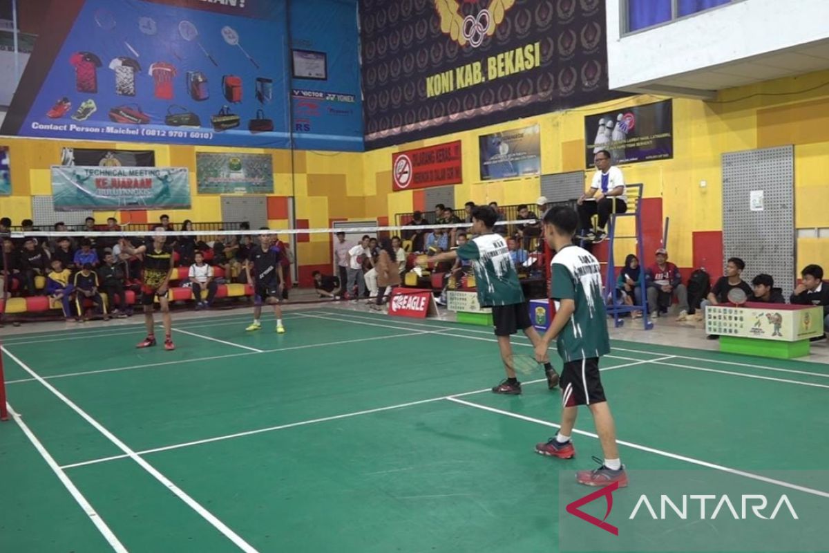 Disbudpora Kabupaten Bekasi gelar kejuaraan bulu tangkis tingkat pelajar