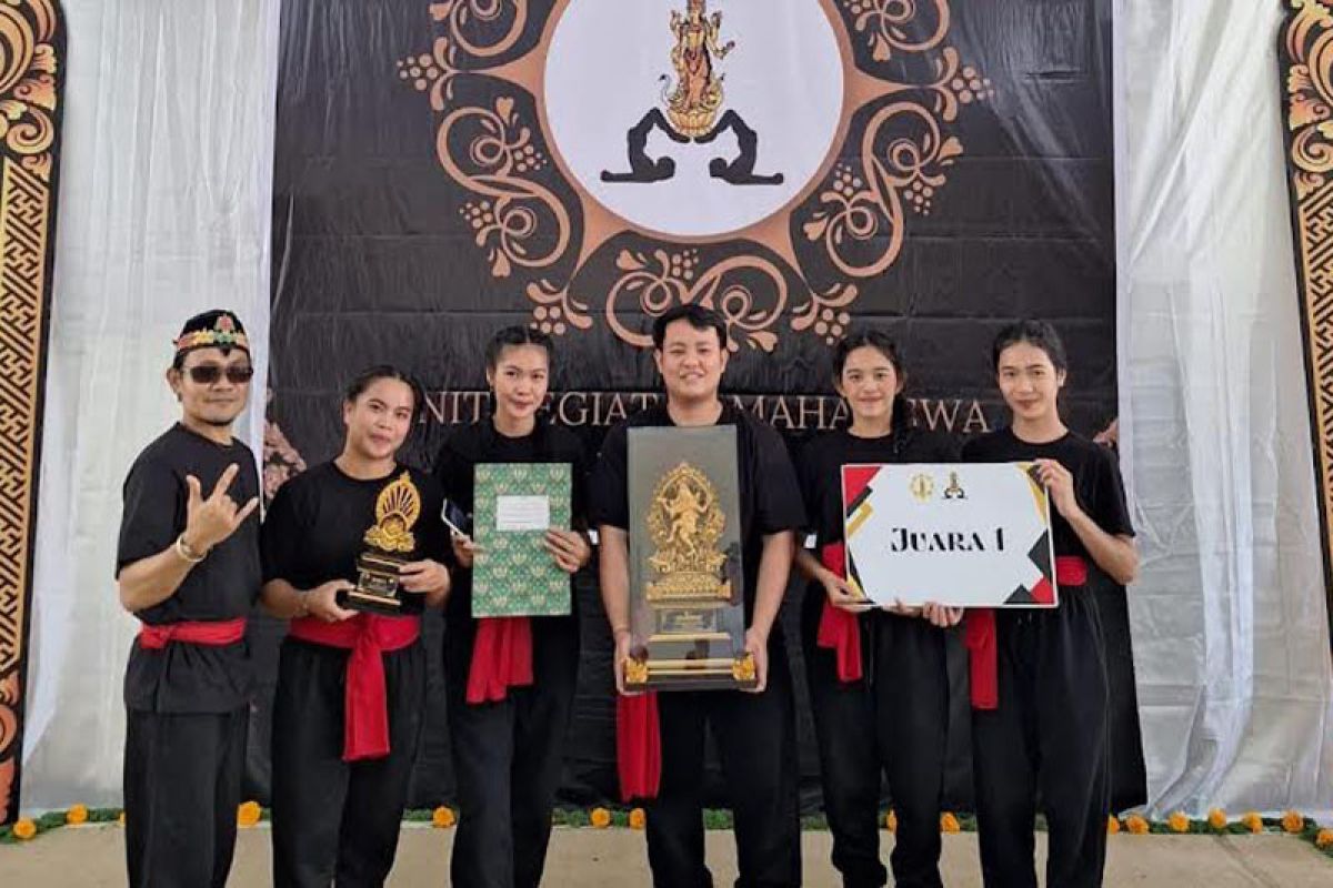 IAHN Tampung Penyang juara pertama nasional lomba Yoga Asanas di Bali