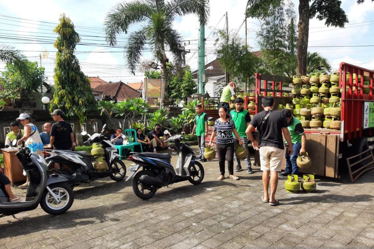Operasi pasar di Badung distribusikan 3.360 elpiji 3 kg