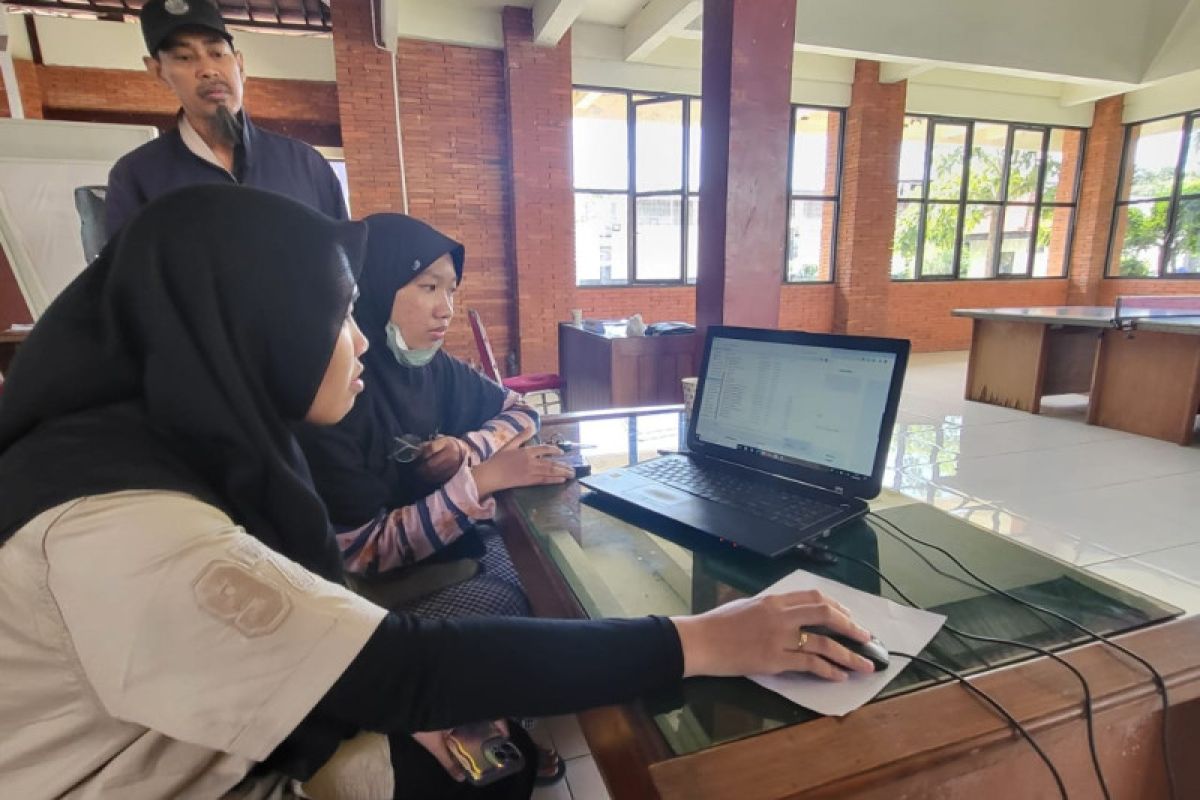 Jawa Timur siagakan 36 ribu operator untuk bantu pengambilan PIN PPDB