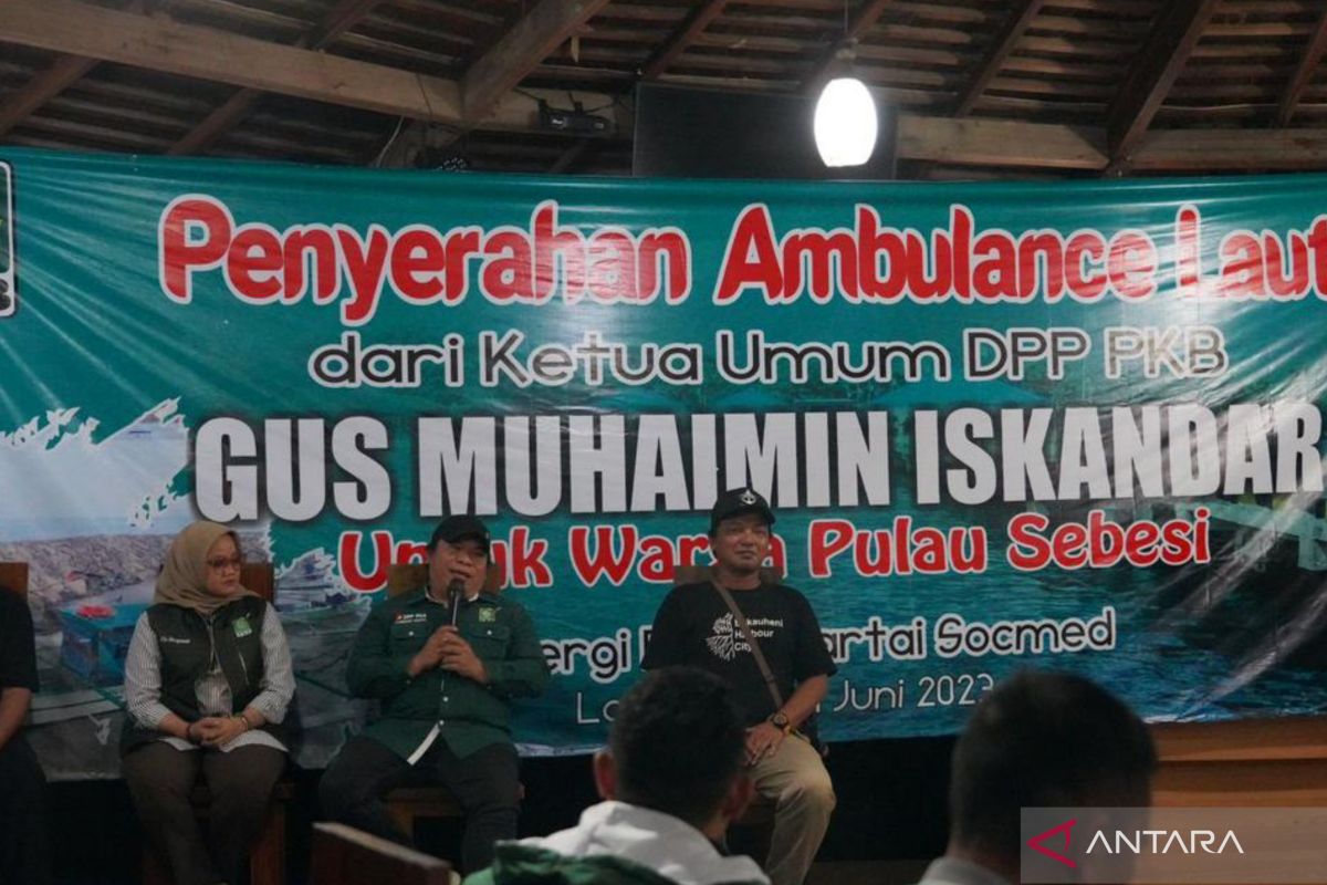 Ketum PKB beri bantuan ambulans laut untuk warga Pulau Sebesi