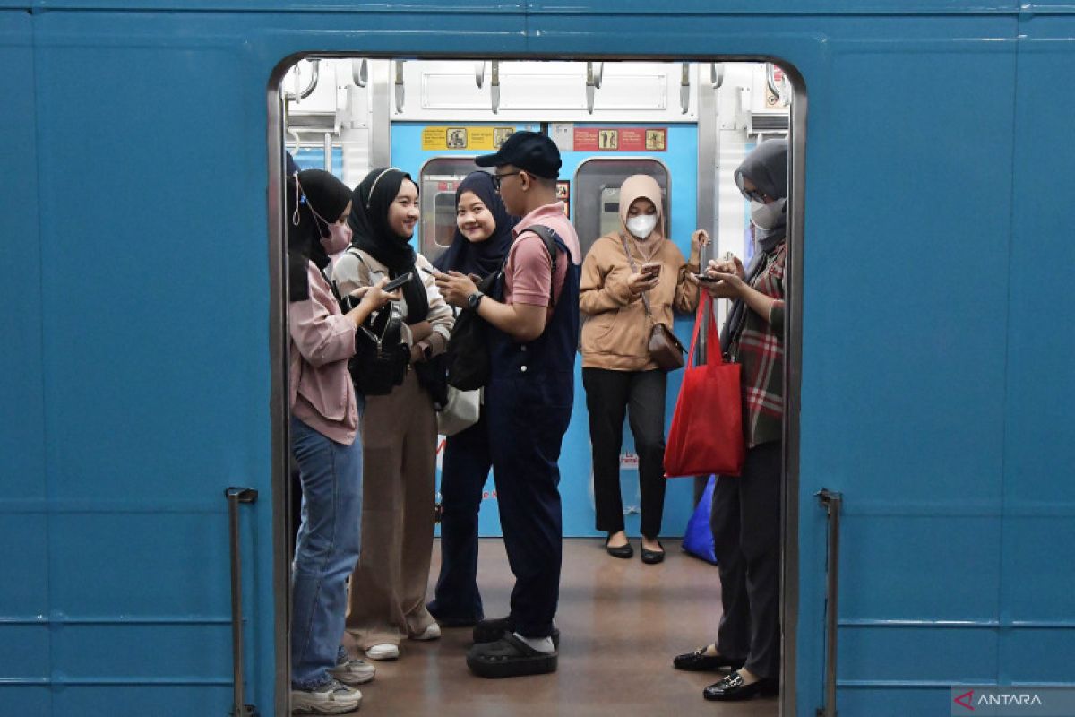 KAI Commuter sebut volume penumpang di Surabaya terus naik