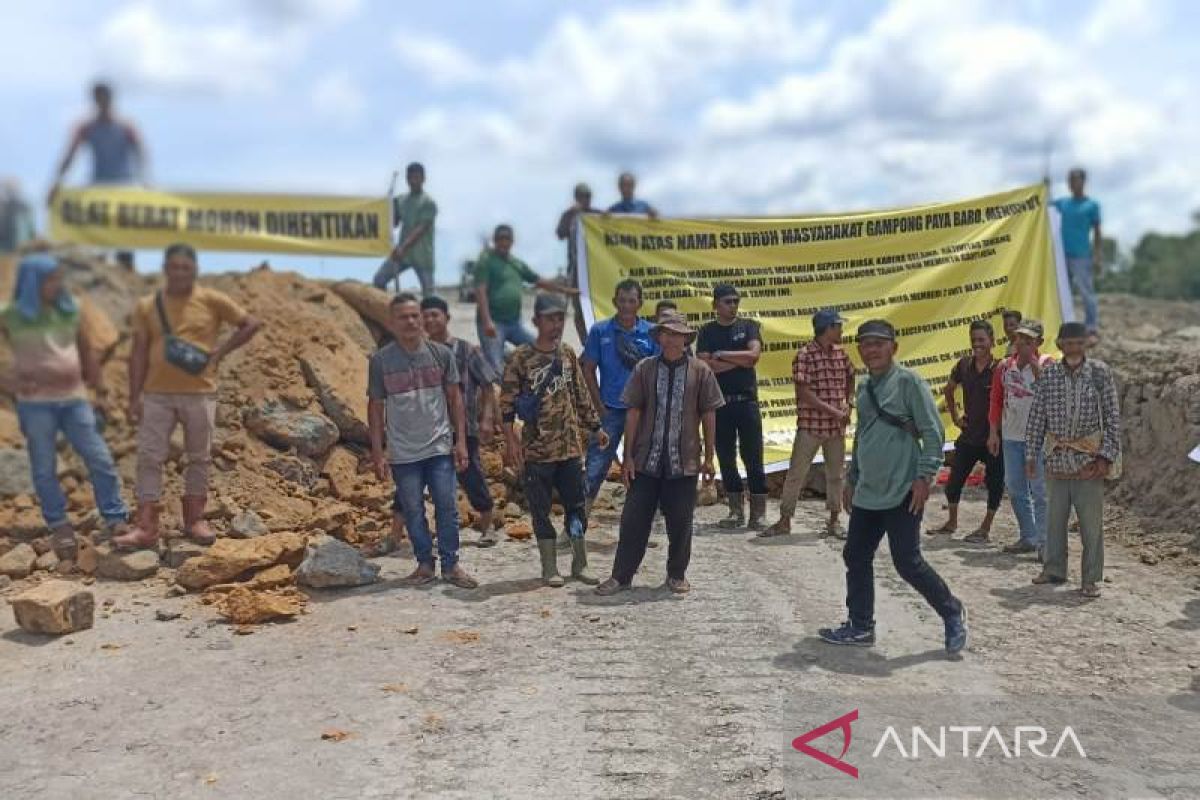 Warga Aceh Barat protes tambang batu bara sebabkan petani kesulitan air untuk sawah