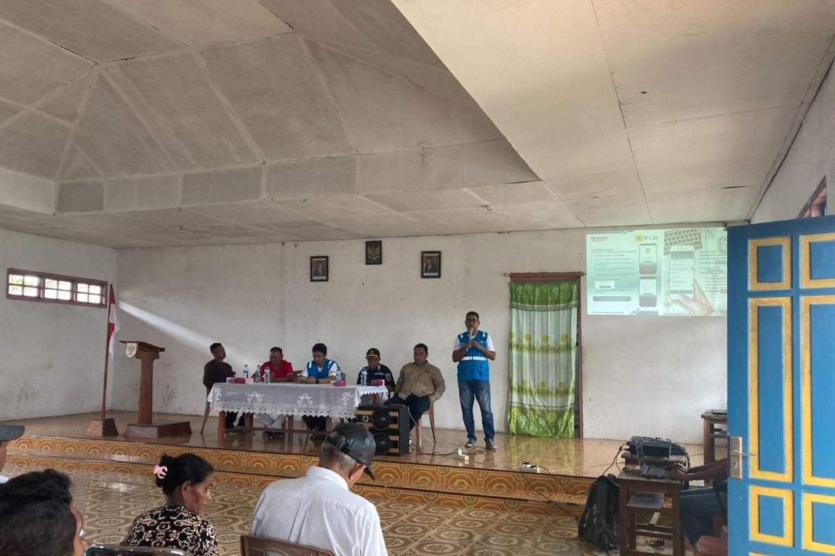 PLN UP3  Saumlaki Maluku edukasi warga gunakan listrik aman-produktif
