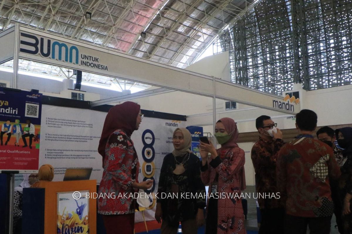Unhas Makassar hadirkan puluhan perusahaan di Career Expo 2023