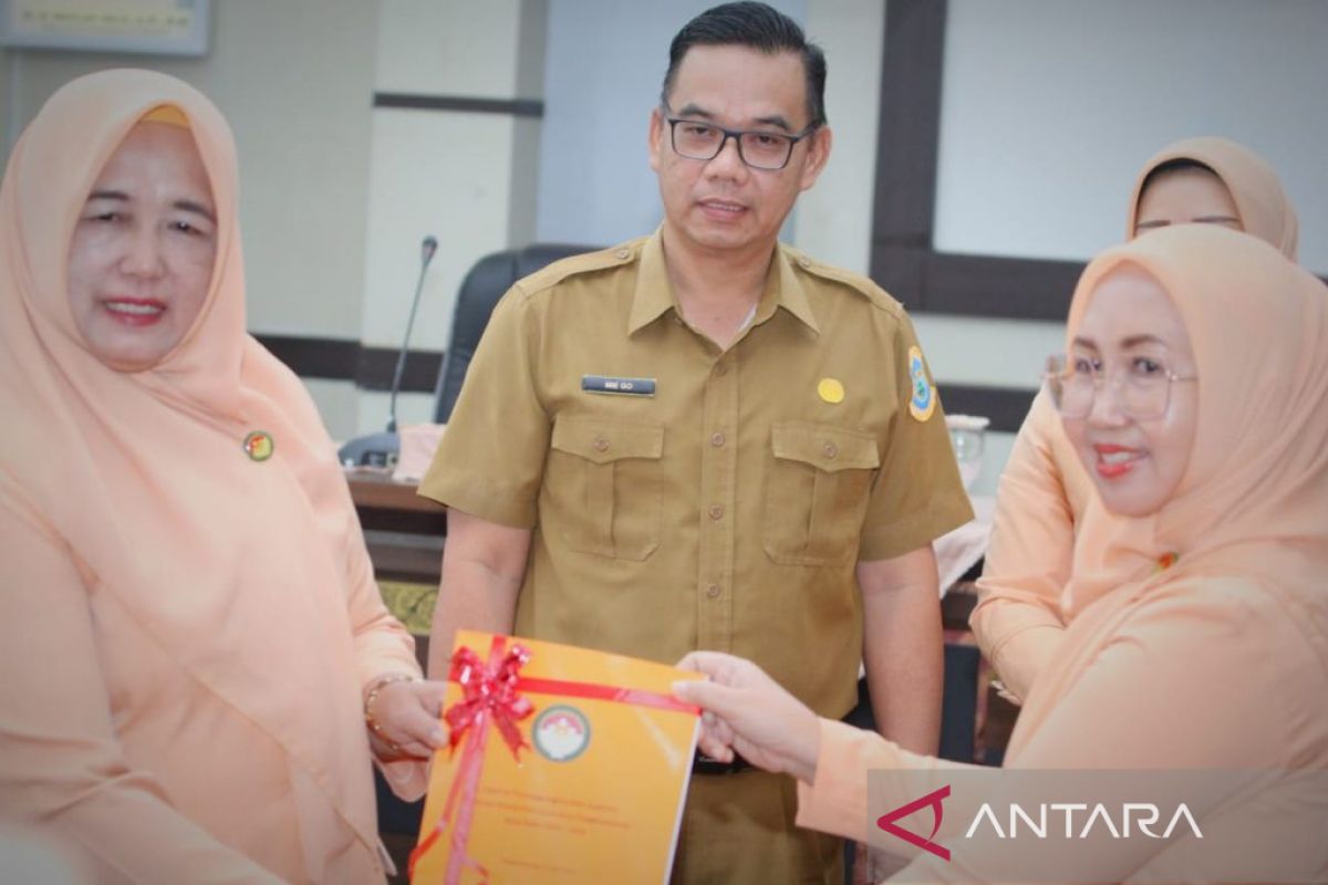 Zumalia Mie Go Resmi Jabat Ketua DWP Kota Pangkalpinang Masa Bakti 2019-2024