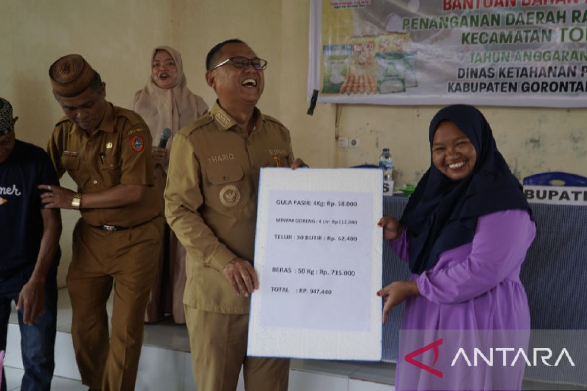 Bupati Gorontalo Utara salurkan bantuan daerah rawan pangan