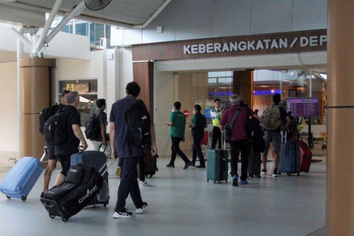 Bandara Lombok menerapkan ketentuan perjalanan udara di endemi COVID-19