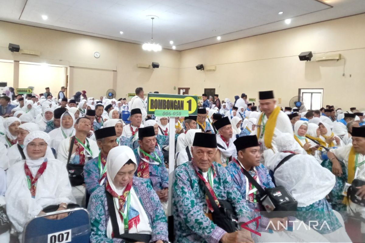 Calon haji tertua di Bengkulu diberangkatkan ke Arab Saudi