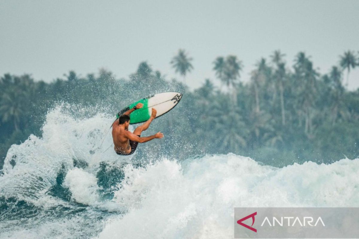 PLN hadirkan listrik andal sukseskan internasional surfing di Nias