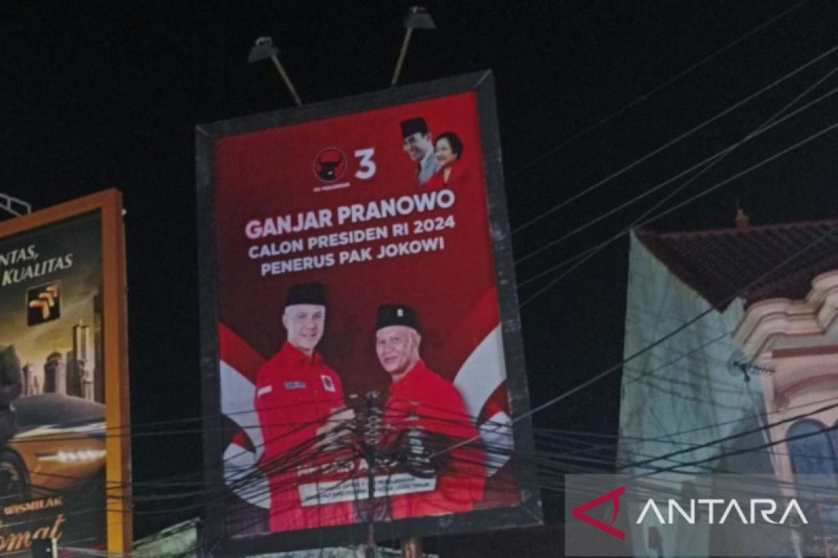 Pemkab Sampang kembali pasang baliho Ganjar Pranowo - ANTARA News Jawa